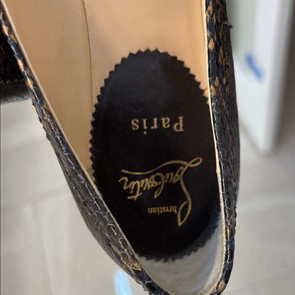 🌺🌸Christian Louboutin🌸🌺 Black and Brown Flats for Effortless Elegance - Picture 8 of 9